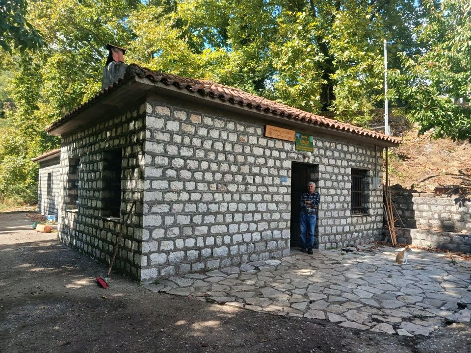 λίμνη Κρεμαστών οδοιπορικό