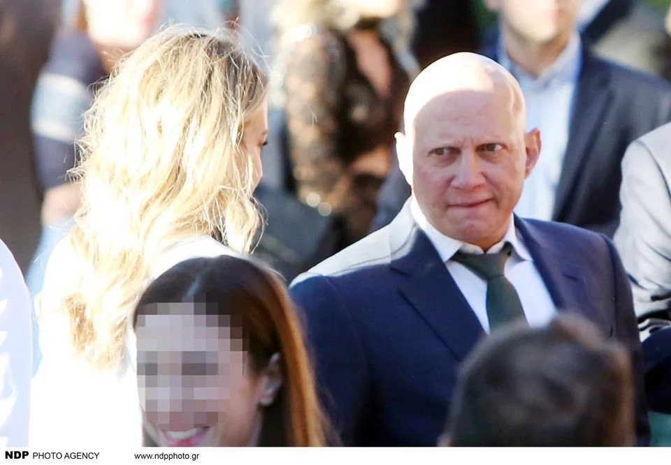 Ο Παύλος Βαρδινογιάννης με την αδερφή του Χρυσή 
