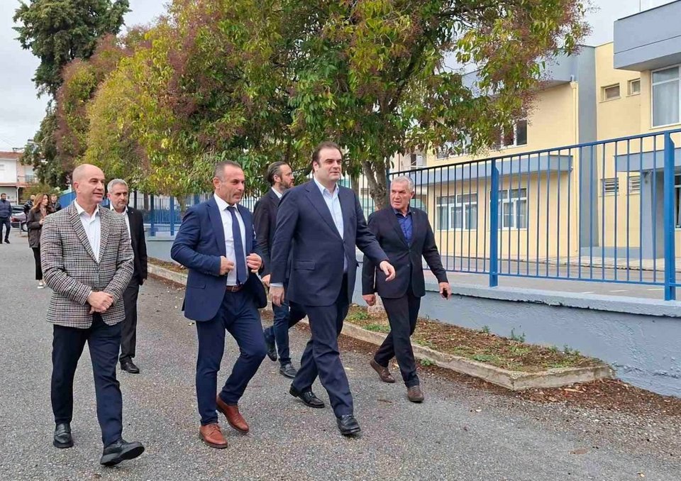 Σχολεία, χρηματοδοτήσεις και επιστροφή εκκλησιαστικών κειμηλίων στο επίκεντρο της επίσκεψης του υπ. Εθνικής Οικονομίας και Οικονομικών Κυρ. Πιερρακάκη