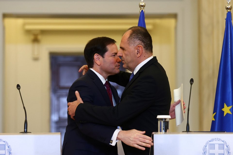 Στιγμιότυπο από τη συνέντευξη του Μάρκο Ρούμπιο με τον Γιώργο Γεραπετρίτη / Φωτογραφία: INTIME NEWS / ΠΕΡΙΣΤΕΡΗΣ ΔΗΜΗΤΡΗΣ