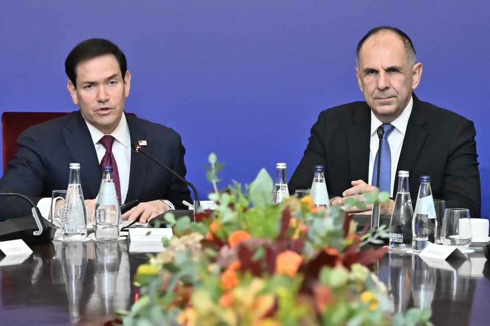 Ο Μάρκο Ρούμπιο και ο Γιώργος Γεραπετρίτης κατά τις τοποθετήσεις τους / Φωτογραφία: INTIME NEWS / ΧΑΛΚΙΟΠΟΥΛΟΣ ΝΙΚΟΣ