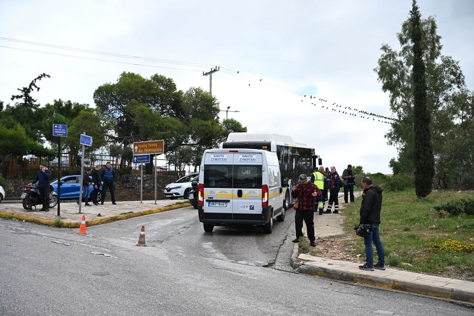 Λεωφορείο παρέσυρε και σκότωσε 75χρονη στη Βούλα - INTIME NEWS 