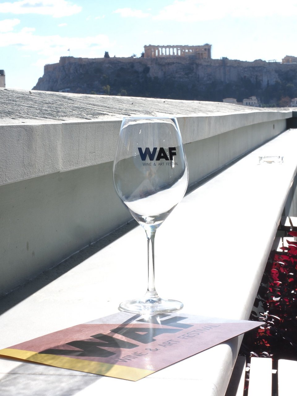 Wine &amp; Art Festival: 70 καλλιτέχνες, 70 boutique οινοποιεία, θέα Ακρόπολη