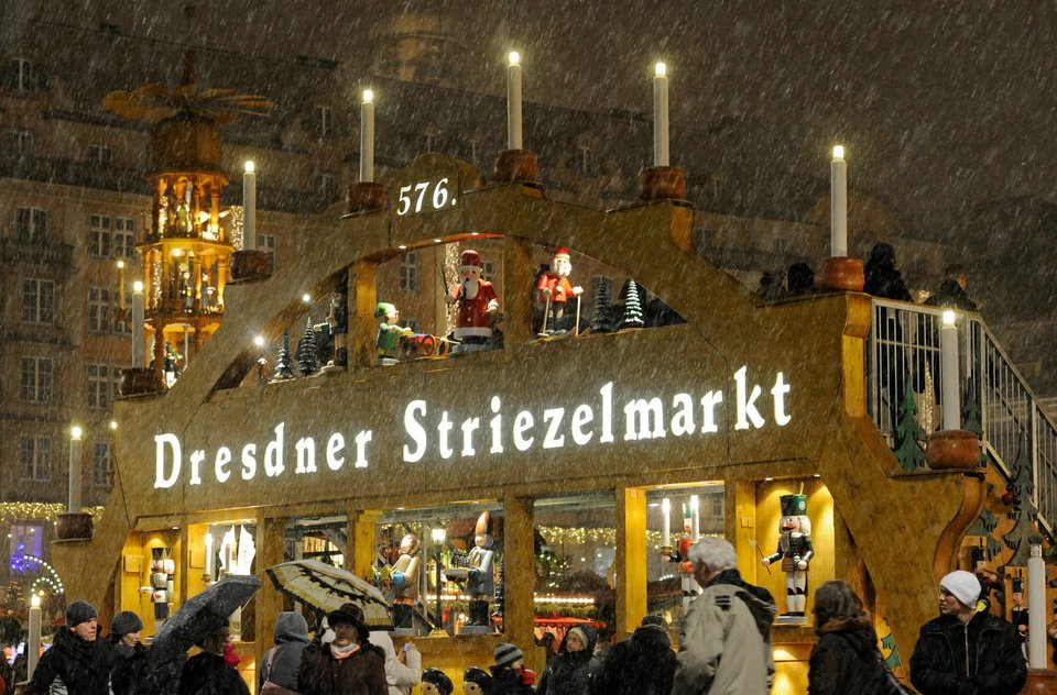 H χριστουγεννιάτικη αγορά Striezelmarkt στη Δρέσδη/Φωτογραφία: AP