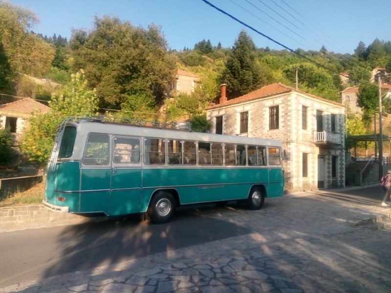 Το ανακαινισμένο πράσινο λεωφορείο της Ναυπακτίας