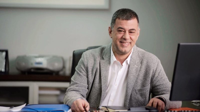 Ο αντιδήμαρχος Αστικής Υποδομής, Κατασκευών και Κτιριακών Έργων του Δήμου Αθηναίων Γιώργος Αποστολόπουλος και εκ νέου υποψήφιος δημοτικός σύμβουλος με τον συνδυασμό «Αθήνα Ψηλά» του Κώστα Μπακογιάννη