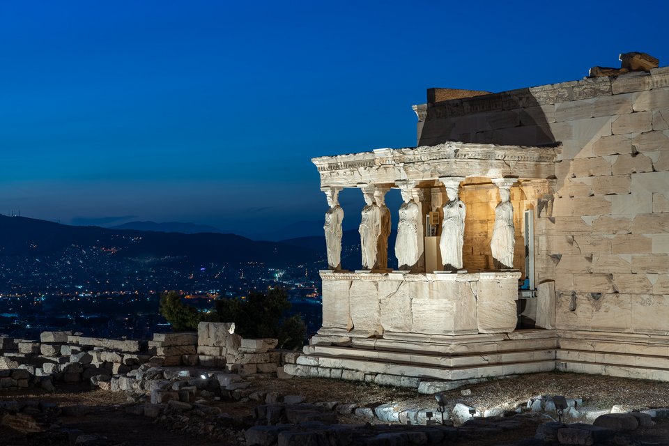 Το Ερέχθειο υπό τον νέο του φωτισμό