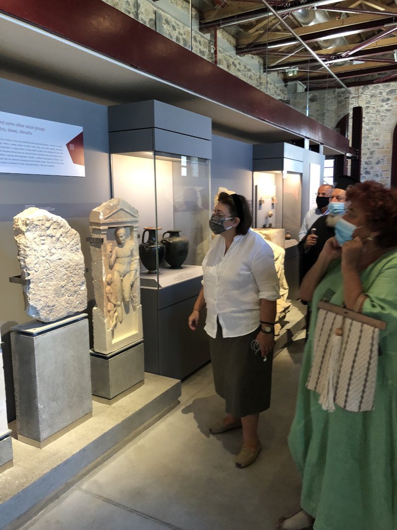 Μουσείο Αρέθουσα, Λίνα Μενδώνη, Αγγελική Σίμωση