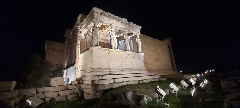 Υφιστάμενη όψη φωτιστικών σωμάτων στην Ακρόπολη