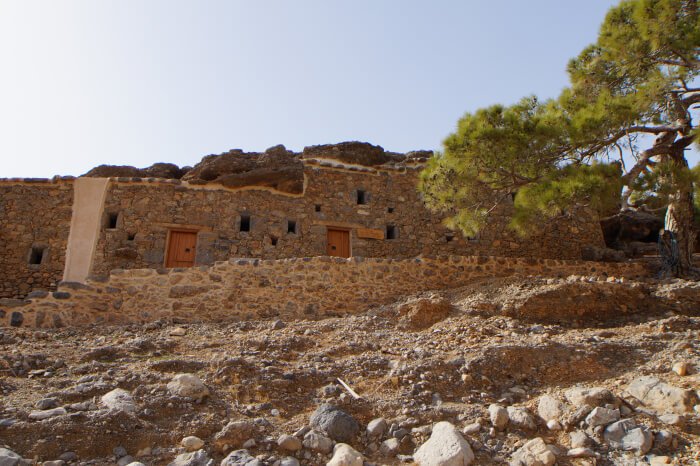 μονή