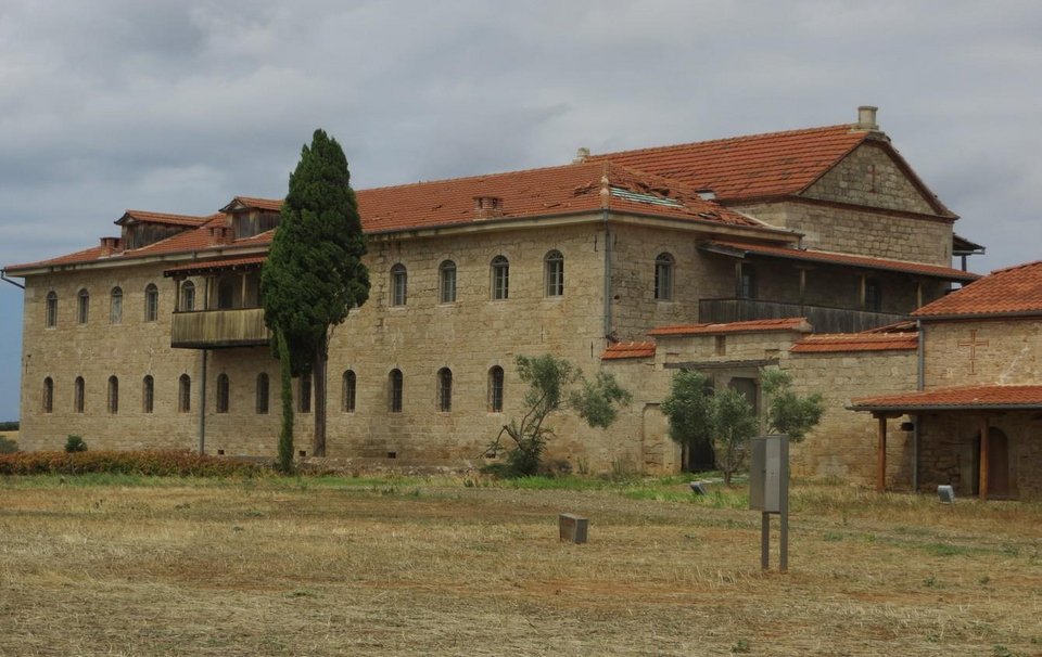 κατεστραμμένες στέγες από την κακοκαιρία στη Χαλκιδική