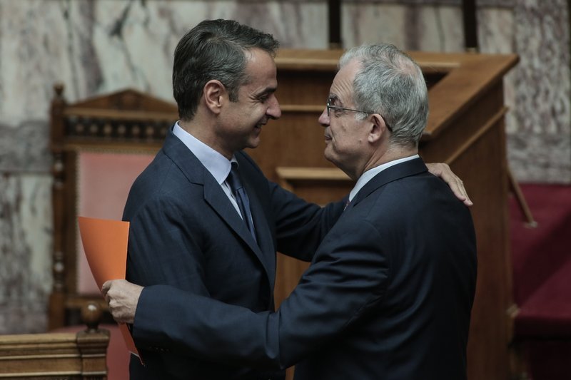 Τασούλας Μητσοτάκης αγκαλιά