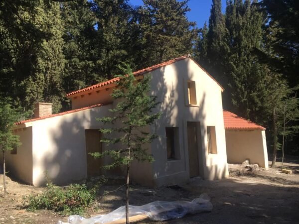 Η Οικία Δασοφύλακα με τα επιχρίσματα