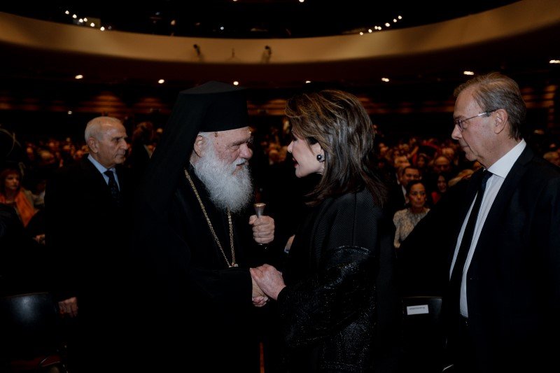 Ο Αρχιεπίσκοπος Ιερώνυμος με την Γιάννα Αγγελοπούλου