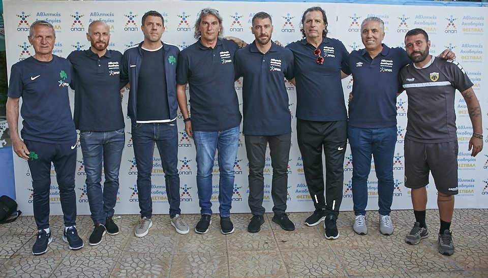Κώστας Ταράσης, Δημήτρης Παπαδόπουλος, Τάκης Φύσσας, Γιάννης Καλιτζάκης, Γιούρκας Σεϊταρίδης, Τάσος Μητρόπουλος, Νίκος Κωστένογλου, Μιχάλης Παυλής