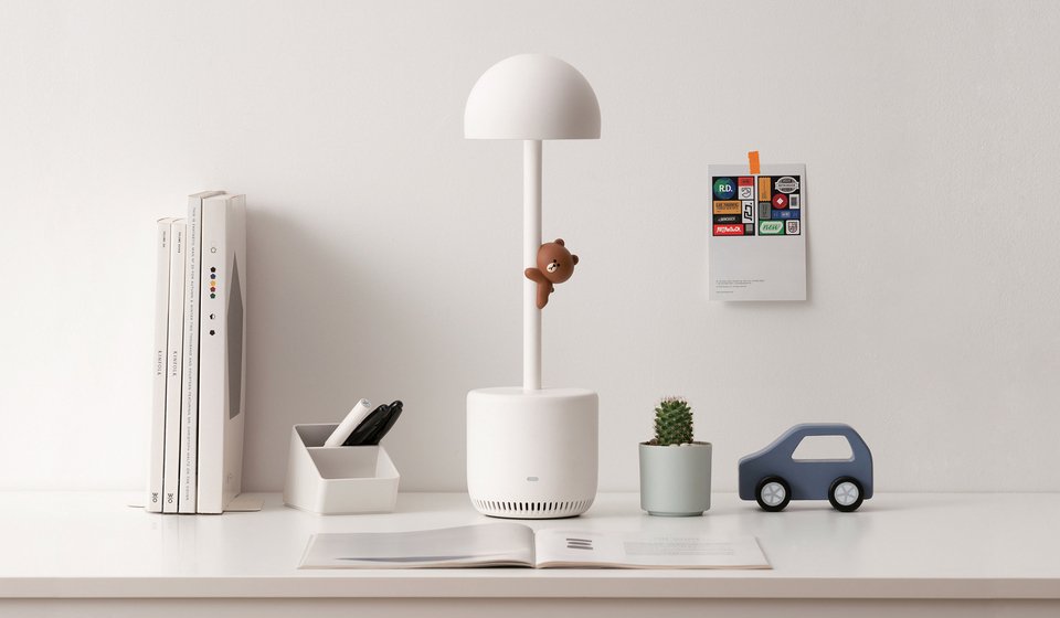 Η Clova Lamp είναι σε θέση να μετατρέψει κείμενο και εικόνες σε ομιλία
