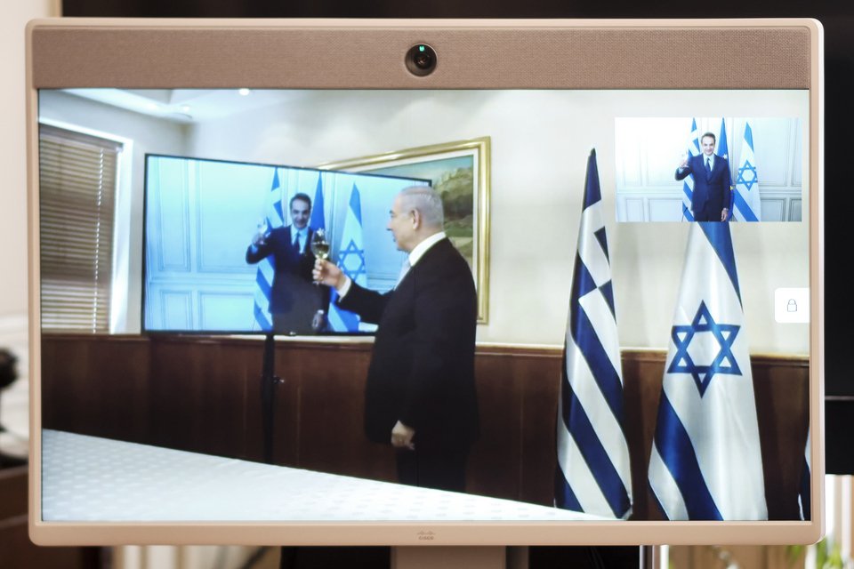 Κυριάκος Μητσοτάκης και Μπέντζαμιν Νετανιάχου τσουγκρίζουν διαδικτυακά!