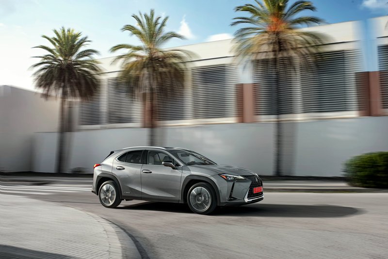 To μικρότερο SUV στην «υβριδική» ιστορία της Lexus είναι γεγονός. To iefimerida.gr δοκιμάζει το νέο UX 250 h 4WD και αναφέρει…
