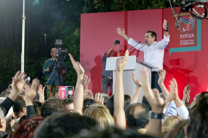 Ο Αλέξης Τσίπρας στην ομιλία του στον Πειραιά