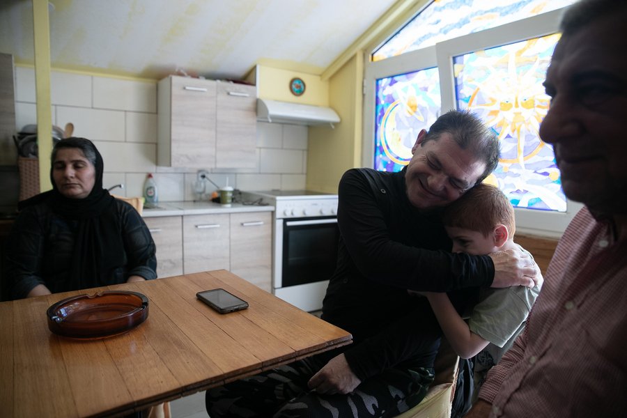 γυρω απο τραπέζι 