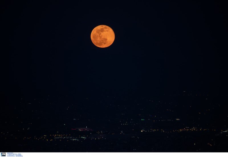 Η υπερπανσέληνος του χιονιού, ανατέλλει στην Αθήνα-Φωτογραφία: Intimenews/ΧΑΛΚΙΟΠΟΥΛΟΣ ΝΙΚΟΣ