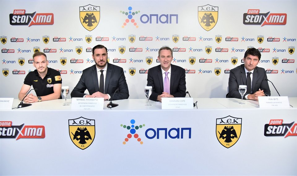 Μπακάκης, Λυσάνδρου, Κόουπ και Ιβιτς