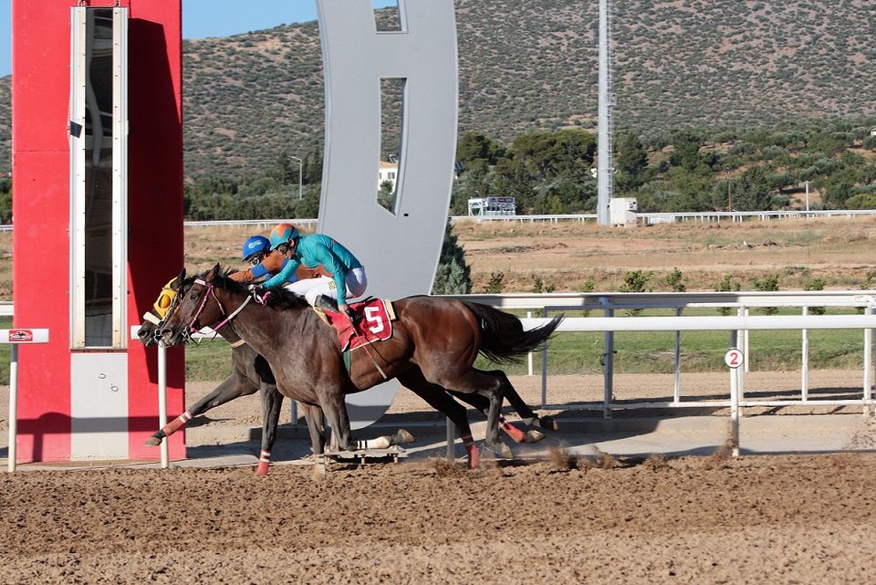 Εντυπωσιακές ήταν οι αφίξεις και αυτή την Κυριακή στο Markopoulo Park