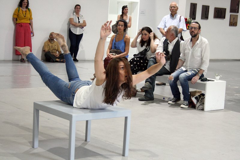 Άρτεμις Ορφανίδου – Περφόρμανς «Η Πτώση»