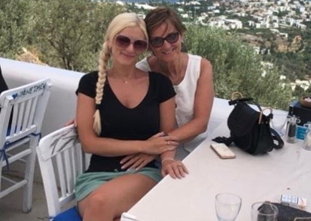 Η κυρία Φλέμινγκ με την κόρη της