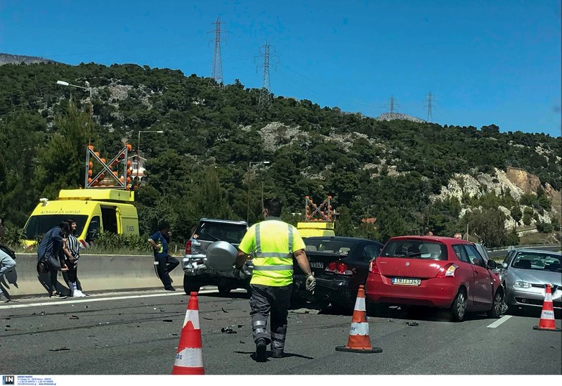 Καραμπόλα στην Εθνική οδό