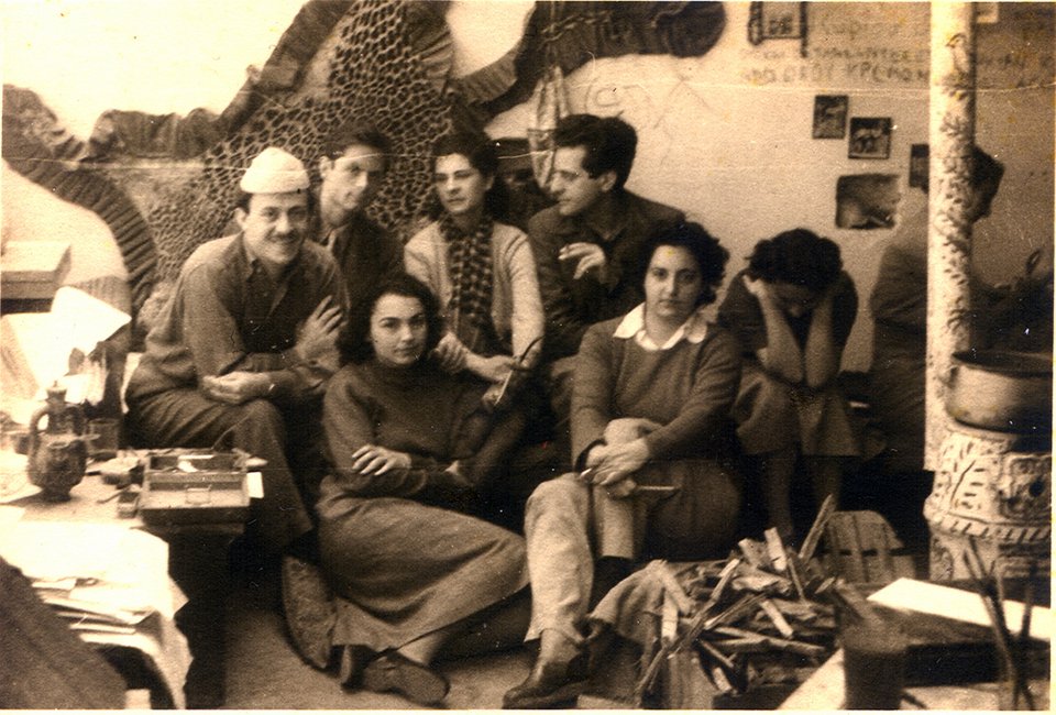 Στο δωμάτιο της Νάτας, κέντρο δράσης των πρώτων υπαρξιστών της Αθήνας