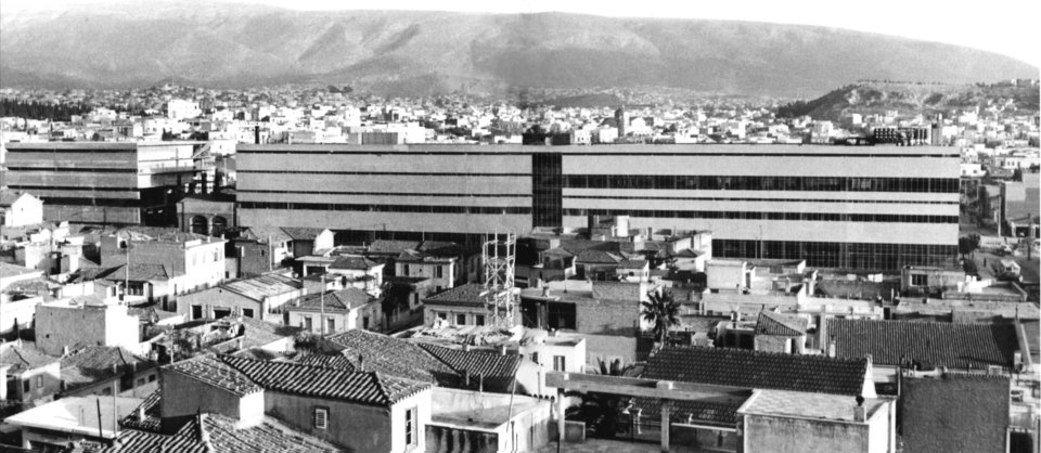 Η όψη του ΦΙΞ που σχεδίασε ο Ζενέτος, επί της Συγγρού«Project Fix. Aναβιώνοντας το Μέλλον»