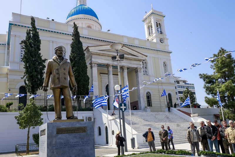 Το μνημείο του Αφανούς Ναυτικού στην Ακτή Μιαούλη