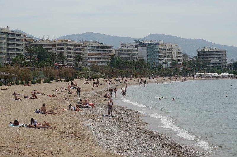 Άφησαν τις κάλπες και πήγαν στις παραλίες