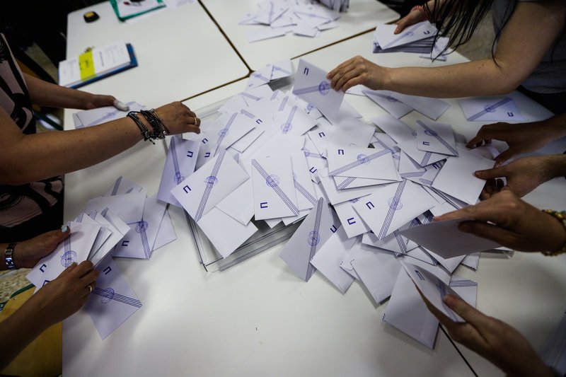 Στιγμιότυπο από τη διαλογή των ψηφοδελτίων