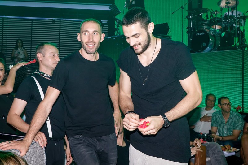 Οι παίκτες του Παναθηναϊκού το «έκαψαν» στα μπουζούκια
