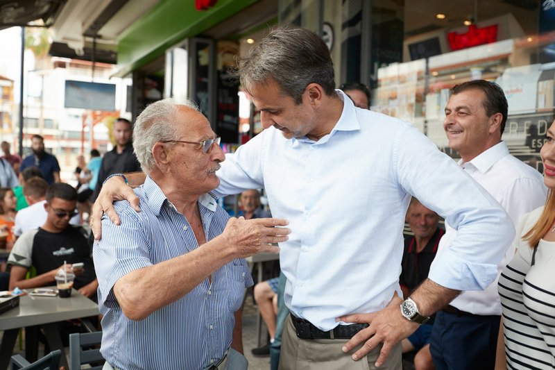 Συνομίλησε με κατοίκους ο κ. Μητσοτάκης