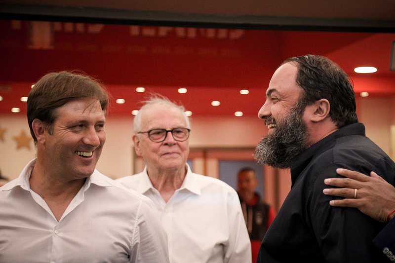 Ο Βαγγέλης Μαρινάκης με τον Πέδρο Μαρτίνς και τον Σάββα Θεοδωρίδη