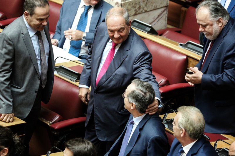 Καραμανλής Σαμαράς στη Βουλή