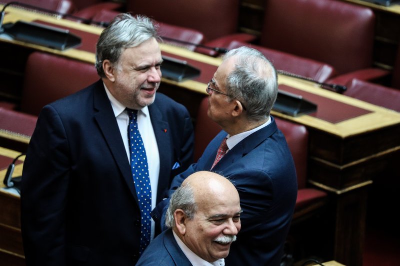 Κατρούγκαλος Τασούλας στη Βουλή