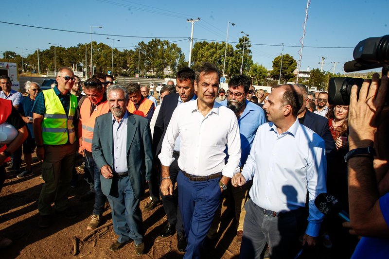 Ο Κυριάκος Μητσοτάκης στο οικόπεδο-βόμβα στο Μάτι