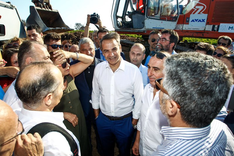 Ο Κυριάκος Μητσοτάκης στο οικόπεδο-βόμβα στο Μάτι