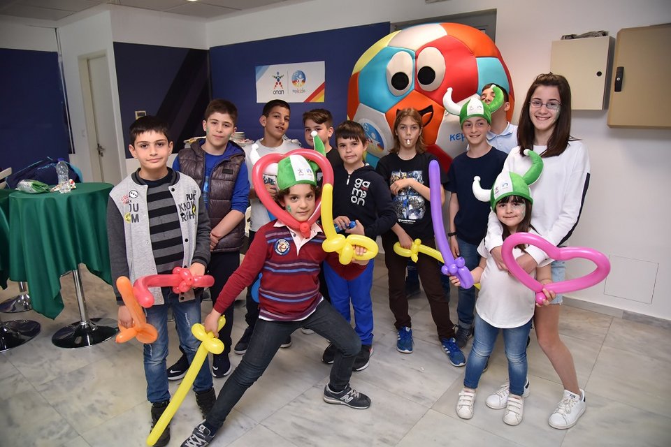 Η «τυχερή» κάμερα του ΟΠΑΠ ζουμάρει και μοιράζει μοναδικά δώρα στους φιλάθλους του Παναθηναϊκού 