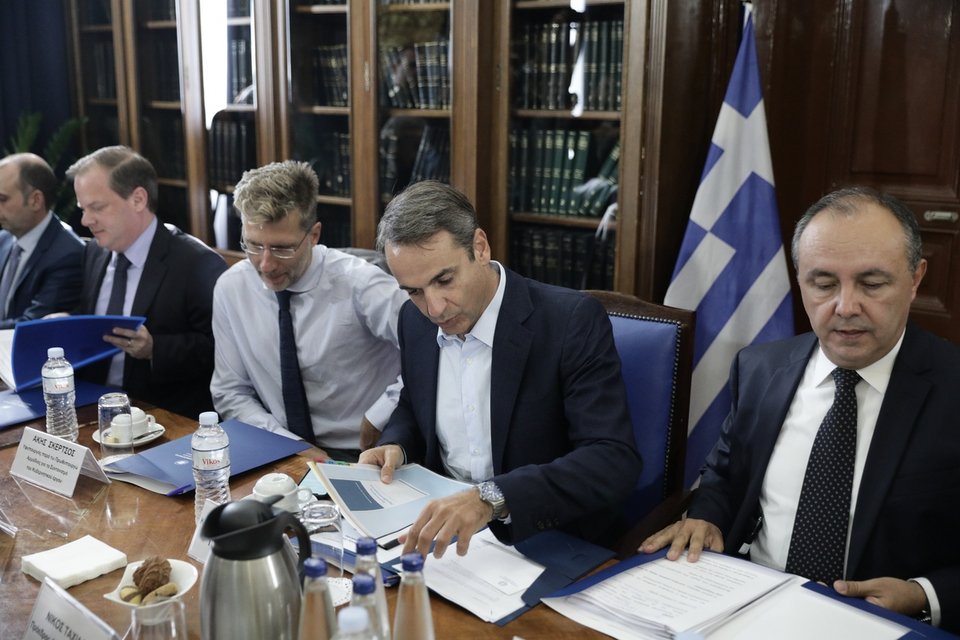 Από αριστερά: Κώστας Αχ. Καραμανλής, Ακης Σκέρτσος, Κυριάκος Μητσοτάκης, Θ. Καράογλου