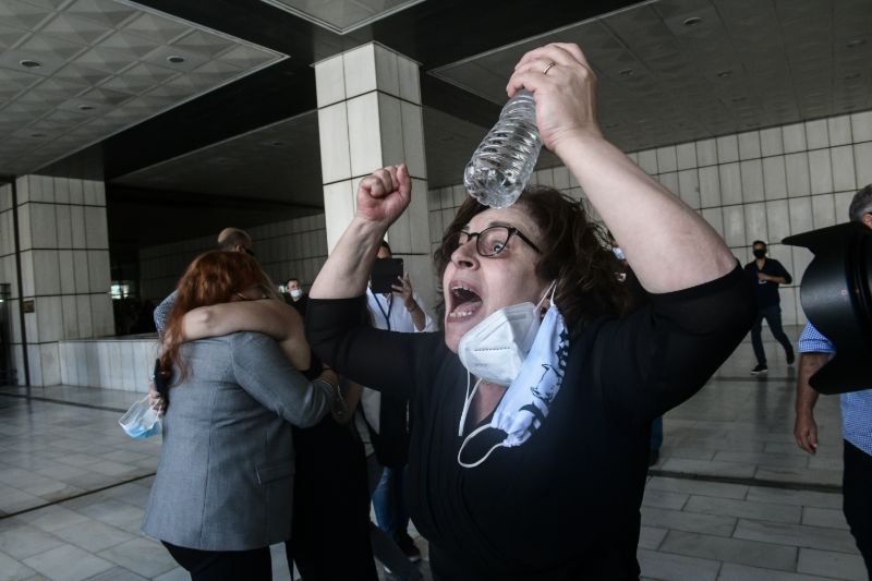 Μάγδα Φύσσα έξω από το δικαστήριο για τη Χρυσή Αυγή