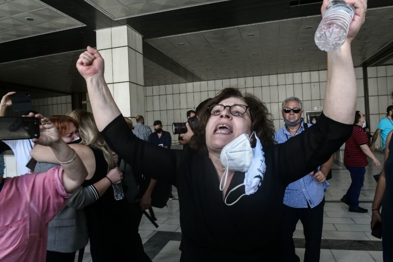 Μάγδα Φύσσα έξω από το δικαστήριο για τη Χρυσή Αυγή