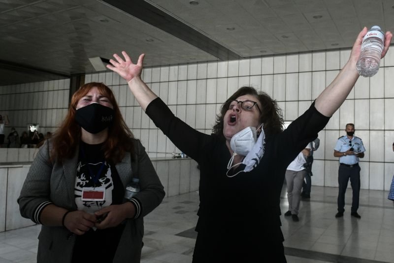 Μάγδα Φύσσα έξω από το δικαστήριο για τη Χρυσή Αυγή