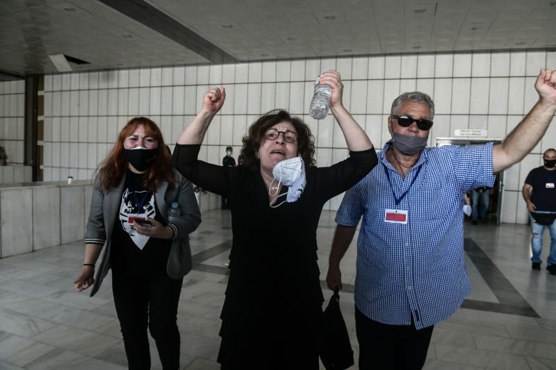 Μάγδα Φύσσα έξω από το δικαστήριο για τη Χρυσή Αυγή