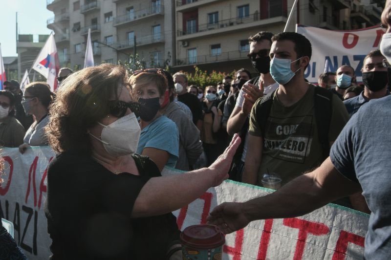 Η Μάγδα Φύσσα εξω από το Εφετείο