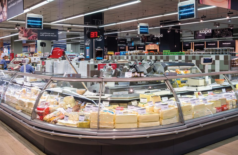Delicatessen με εκλεκτά τυριά και αλλαντικά